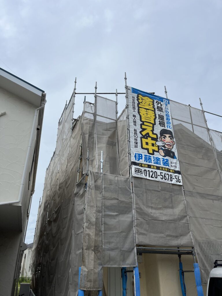 藤沢市にて屋根と外壁塗装の塗装